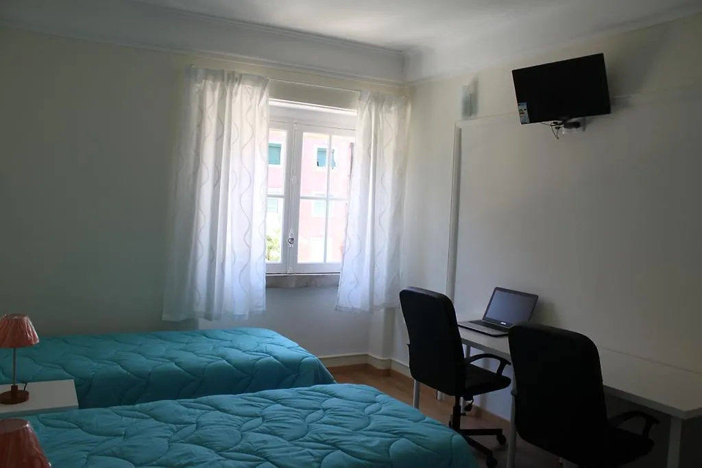 Residence Metro-Alameda Lissabon 0*,